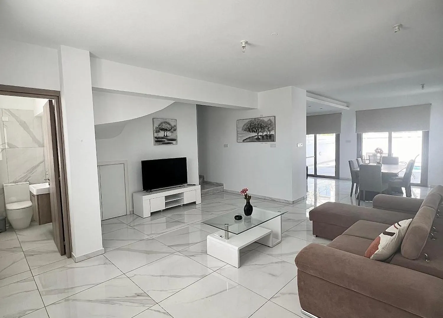 Hubstay - Seaview Villa Oriana In Larnaca, 10 Min Walk To The Beach