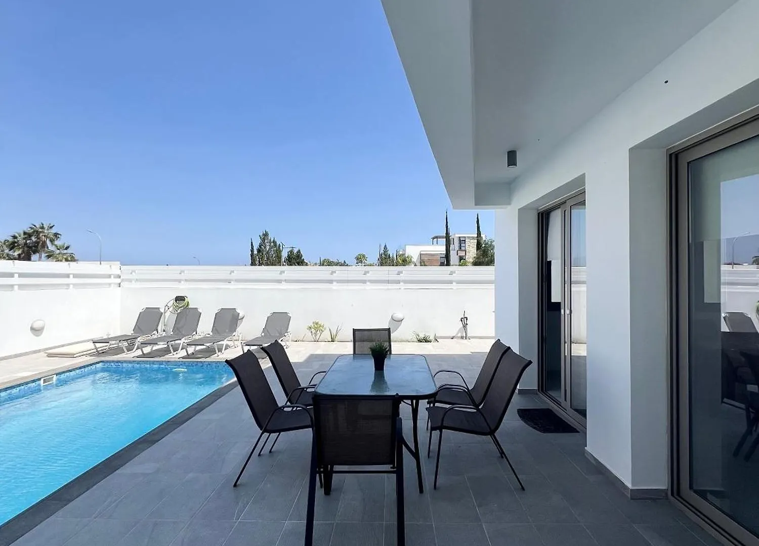 Hubstay - Seaview Villa Oriana In Larnaca, 10 Min Walk To The Beach 0*, Larnaca
