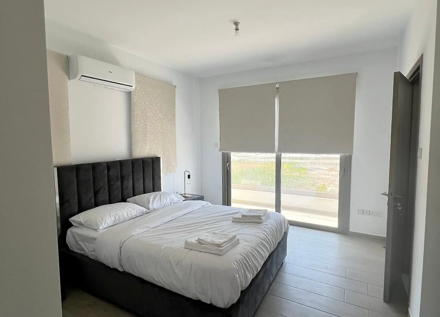 Hubstay - Seaview Villa Oriana In Larnaca, 10 Min Walk To The Beach