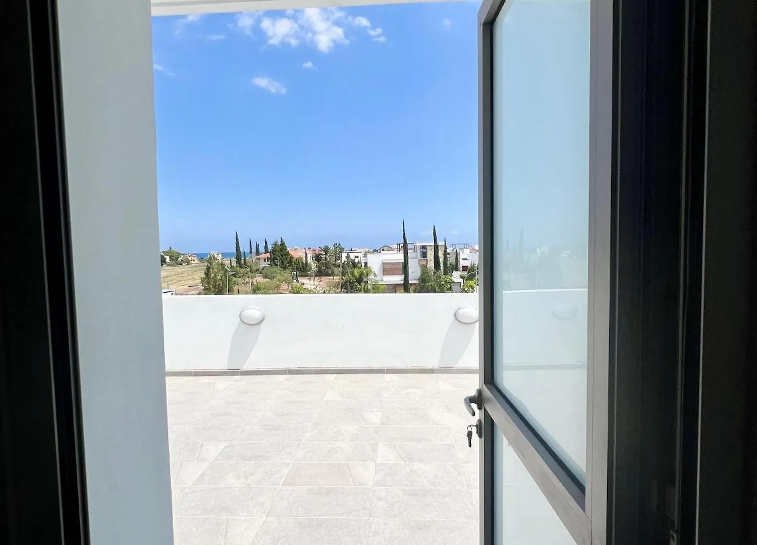 Hubstay - Seaview Villa Oriana In Larnaca, 10 Min Walk To The Beach Larnaca